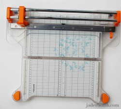 Fiskars Deluxe Scrapbooking Rotary Paper Trimmer VS Fiskars Procision Rotary  Bypass Trimmer 